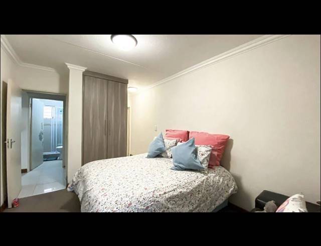 3 BEDROOM TOWNHOUSE FOR SALE IN VORNA VALLEY